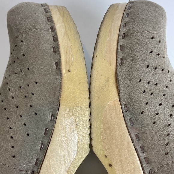 Sven Leaf Punch Spray Clogs in Beige Tan Sz 36 5 5.5 scandi granola girl hippie - Picture 12 of 16